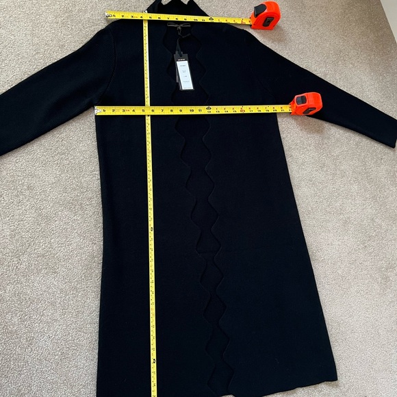 Max Sport nwt women’s size Medium,  black long cardigan, scalloped edge front - Picture 7 of 7